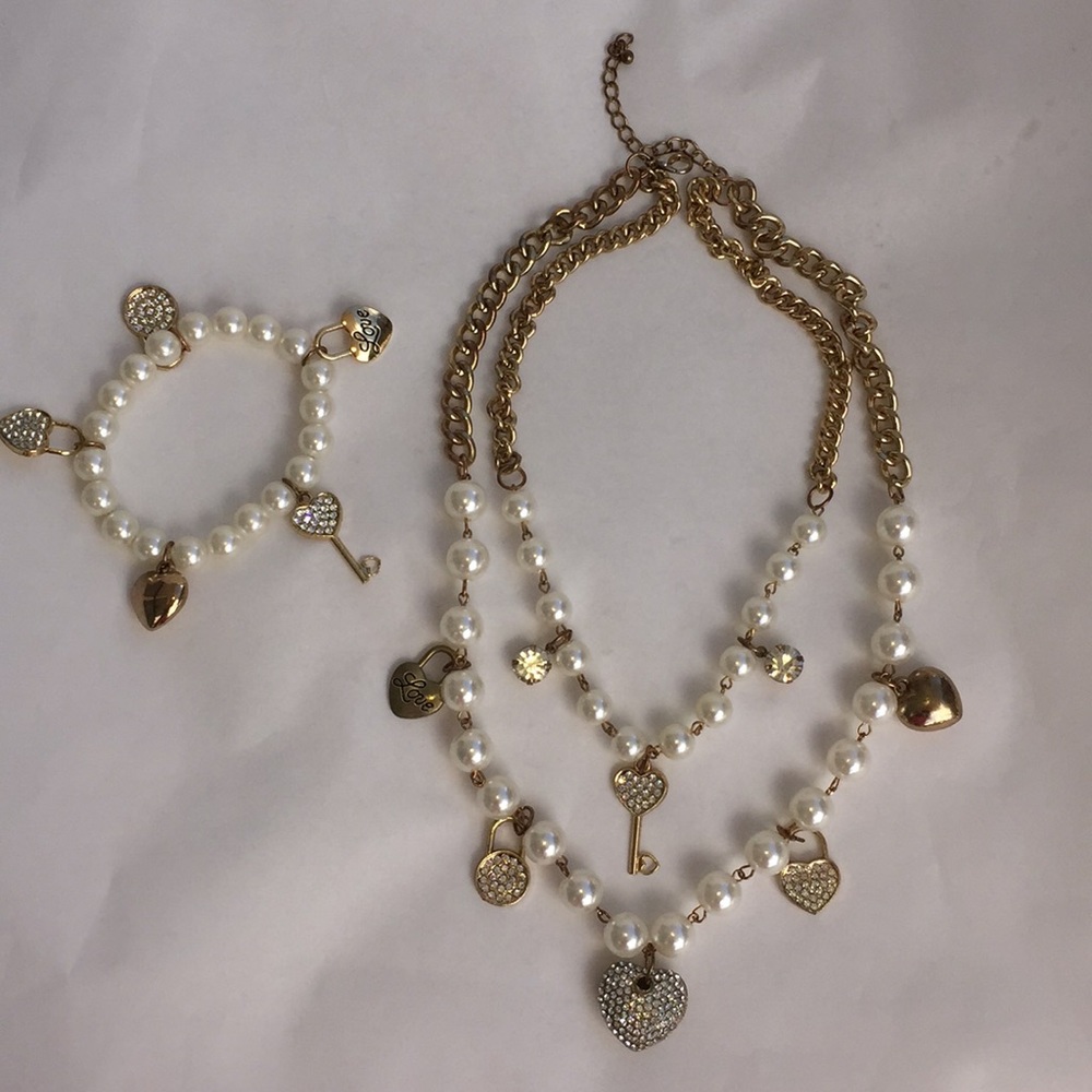 Diamonds & Pearls Necklace & Bracelet